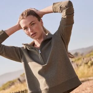 Women's TravisMathew Cloud Fleece Long Sleeve 1/2 Zip NWT Size Medium